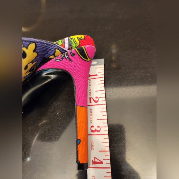 AUTHENTI versace heels worn once - Picture 7 of 8